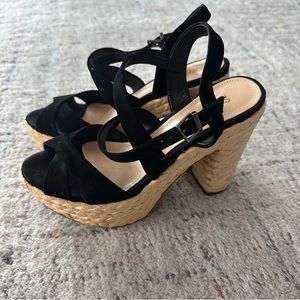 Schutz platform sandal. Black leather. Eu39 us8